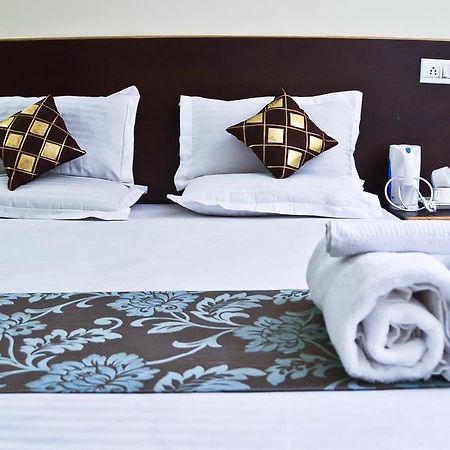 Hotel Ananta Inn Jaipur Buitenkant foto