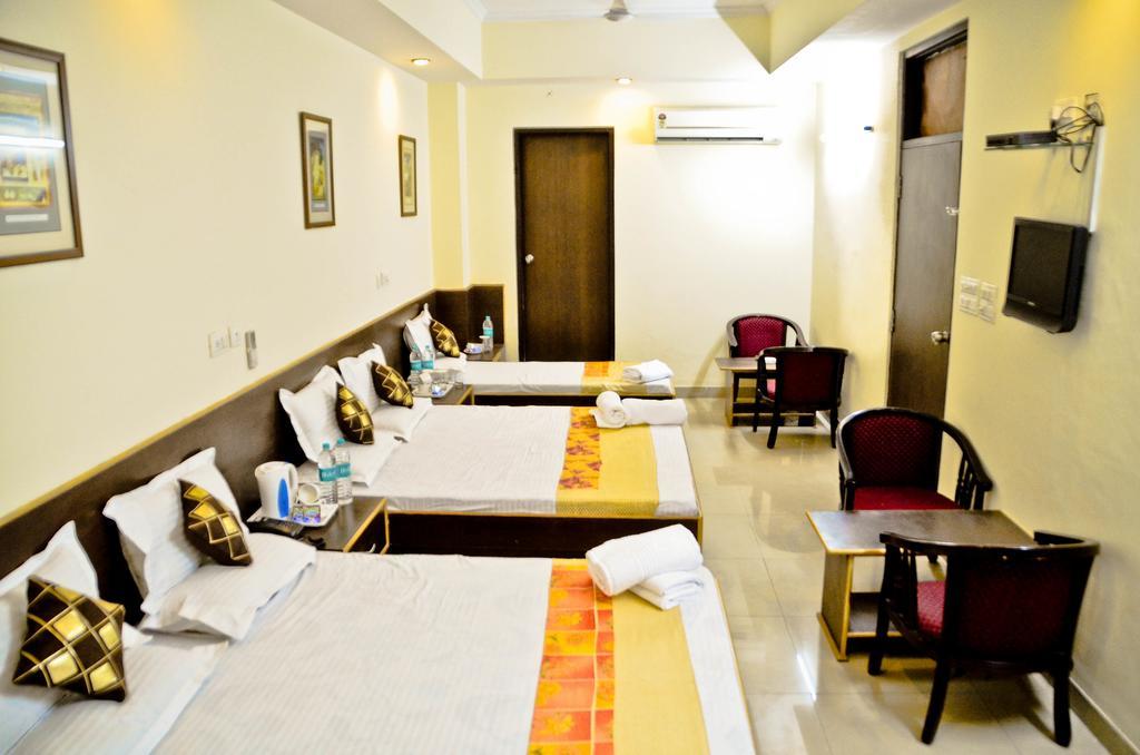 Hotel Ananta Inn Jaipur Buitenkant foto