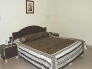 Hotel Ananta Inn Jaipur Buitenkant foto